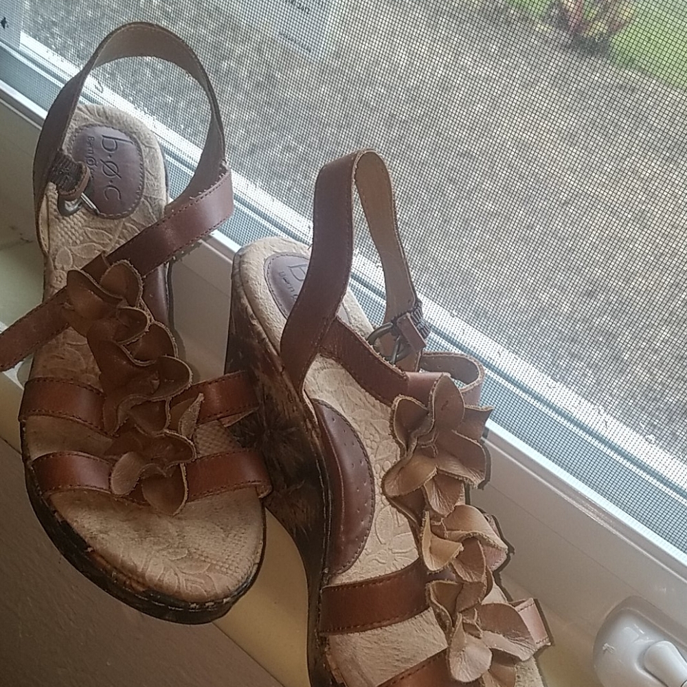 Brown BOC Wedges w Flower Design
